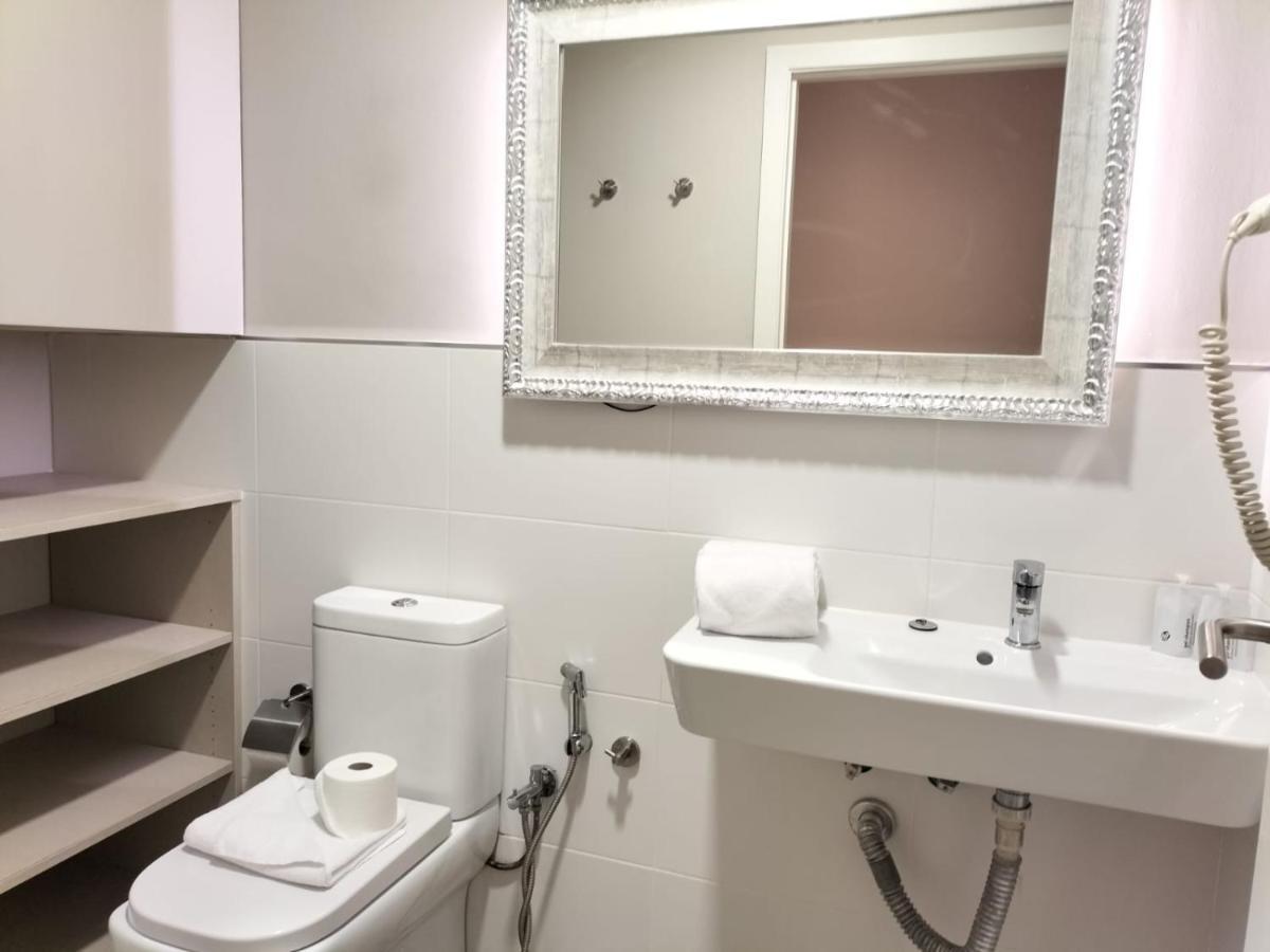 Montserrat Apartments By Gaiarooms Barcelona Zewnętrze zdjęcie